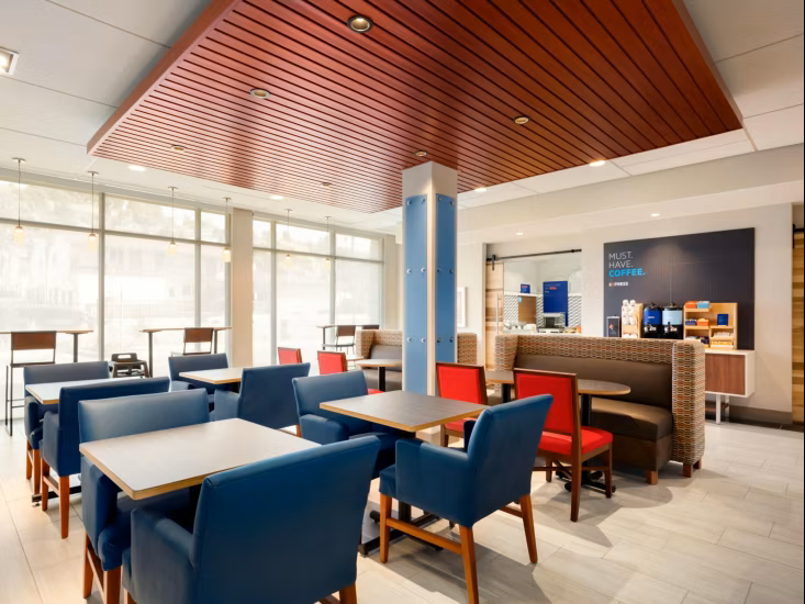 Holiday Inn Hayward Breakfast Lobby